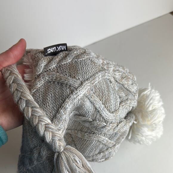 Muk Luks Hat - Picture 2 of 4